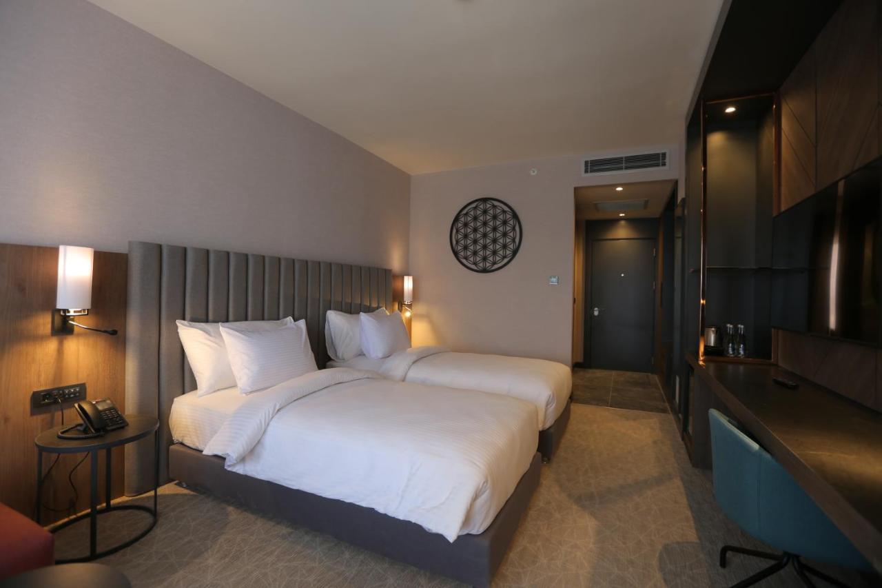 Hotel Crowne Plaza Ankara By Ihg Exterior foto