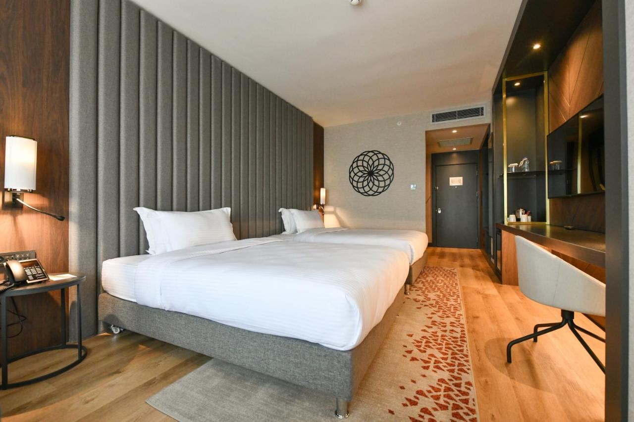 Hotel Crowne Plaza Ankara By Ihg Exterior foto