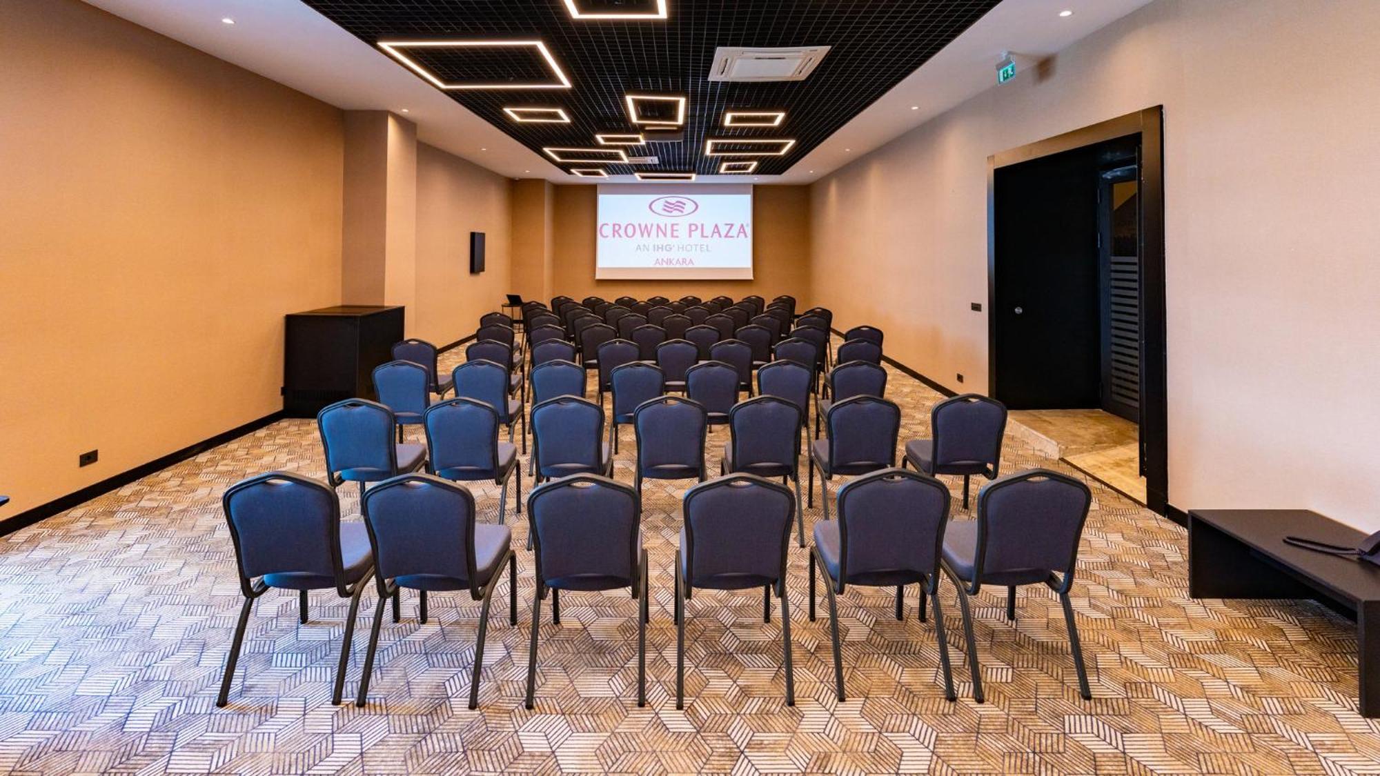Hotel Crowne Plaza Ankara By Ihg Exterior foto